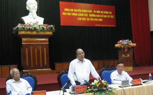 Nguyen Xuan Phuc dans la province de Hoà Binh - ảnh 1