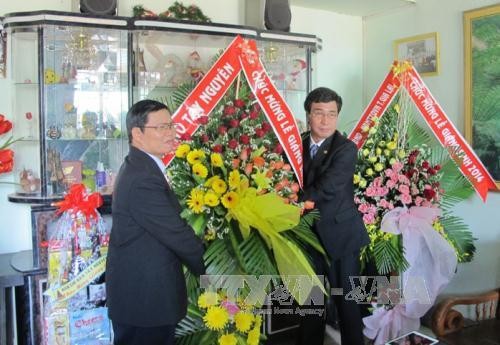 Des vœux de Noël aux catholiques et aux protestants de Tây Nguyên - ảnh 1