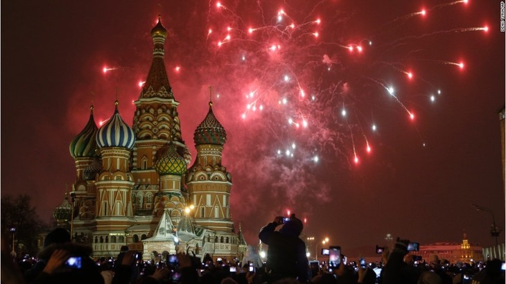 La nouvelle année 2015 fêtée au Vietnam et dans le monde - ảnh 8