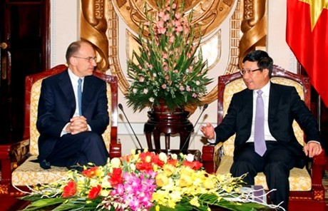 Pham Binh Minh reçoit l’ancien Premier ministre italien Enrico Letta - ảnh 1