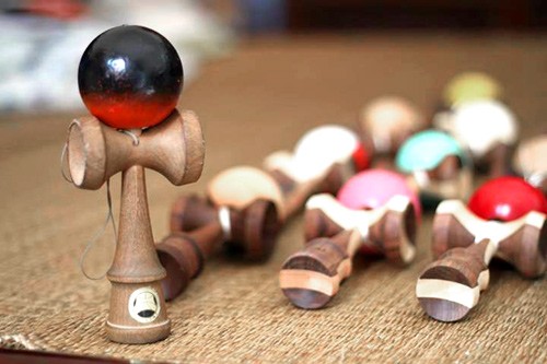 Le kendama, un jeu d’adresse et de persévérance - ảnh 2