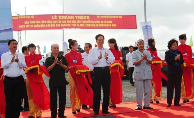 Inauguration de plusieurs ouvrages dans la province de Ca Mau - ảnh 1