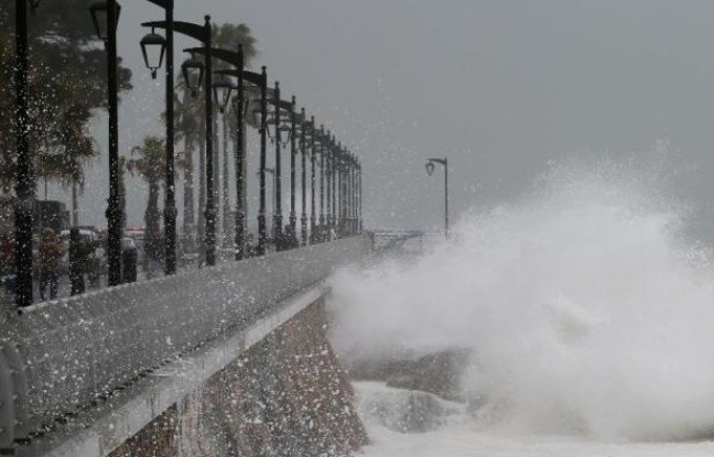 Tempête de sable au Moyen-Orient, le canal de Suez fermé - ảnh 1