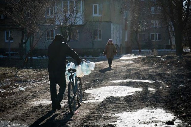 Un premier convoi humanitaire de l’ONU est arrivé à Donetsk  - ảnh 1