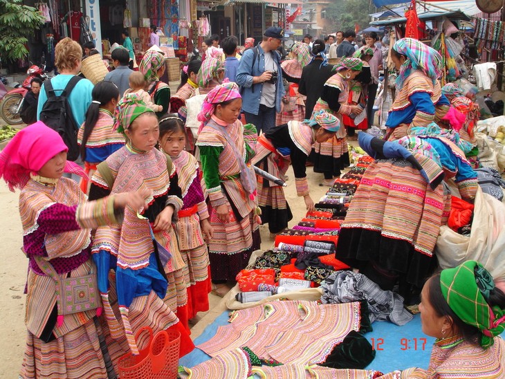 Le marché de Bac Ha aux premiers jours de l’An lunaire - ảnh 2