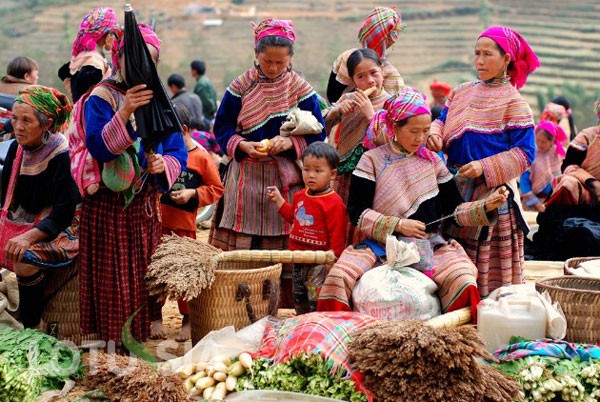 Le marché de Bac Ha aux premiers jours de l’An lunaire - ảnh 3