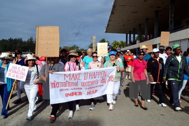 Diverses activités honorant les femmes dans le monde - ảnh 1