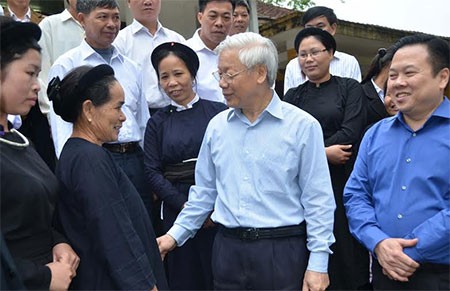 Le SG du PCV Nguyen Phu Trong à Cao Bang - ảnh 1