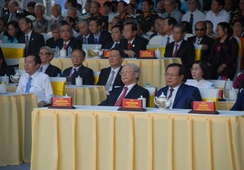 Inauguration d’une statue du président Ho Chi Minh - ảnh 2