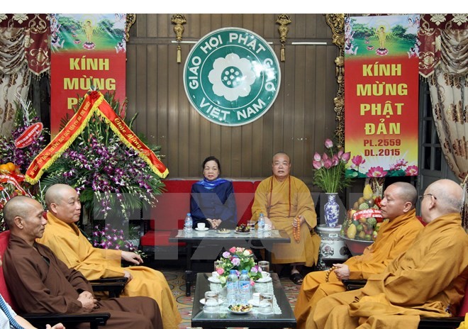 Hà Thi Khiêt félicite l’église bouddhique du Vietnam - ảnh 1