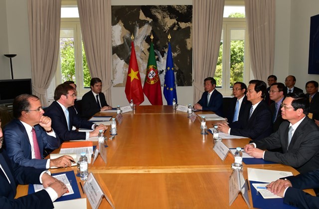 Activités du Premier ministre Nguyên Tân Dung au Portugal  - ảnh 1