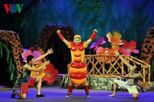 Les aventures du grillon, du livre au théâtre - ảnh 3