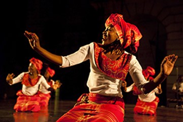 Spectacle en l’honneur des 40 ans des relations Vietnam-Mozambique  - ảnh 1