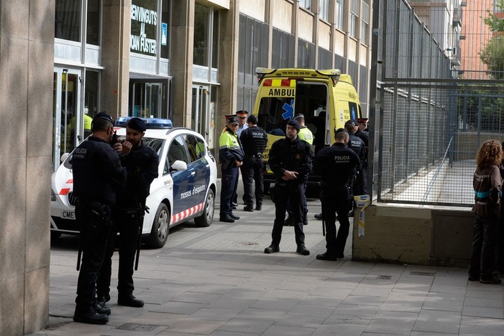 Fusillade à Barcelone : 2 blessés - ảnh 1