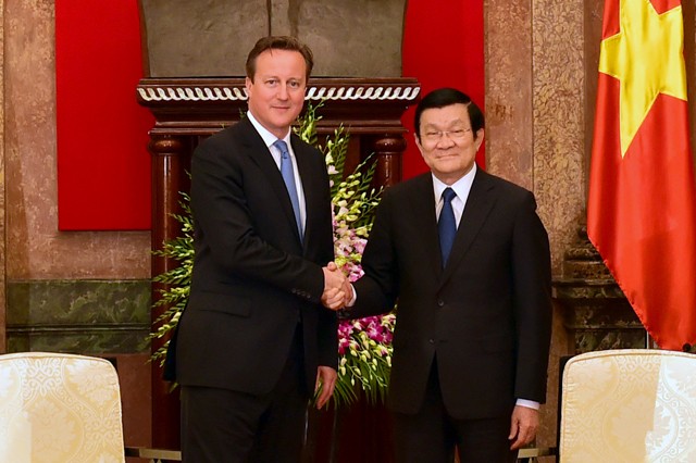 Le Premier ministre britannique rencontre les plus hauts dirigeants vietnamiens - ảnh 2