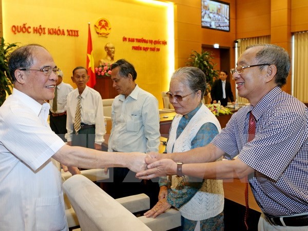 Nguyen Sinh Hung rencontre les parlementaires d’An Giang - ảnh 1