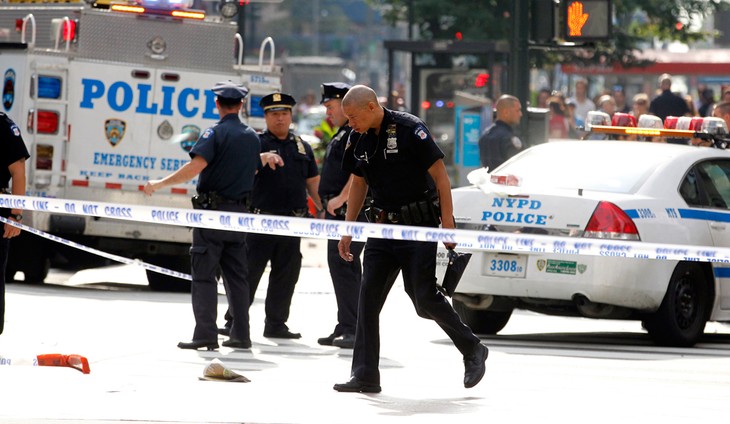 New York : au moins 3 morts et 4 blessés dans une fusillade - ảnh 1