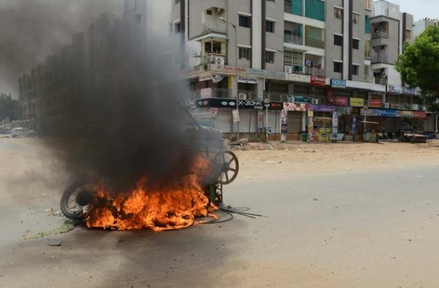 Inde: 9 morts dans des manifestations dans l'Etat du Premier ministre - ảnh 1