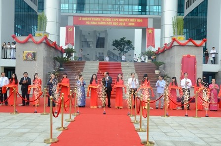 Nguyen Thi Doan assiste à la cérémonie d’inauguration du lycée d’élite de Bien Hoa - ảnh 1