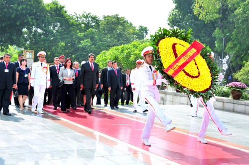 Le président vénézuélien termine sa visite au Vietnam - ảnh 3