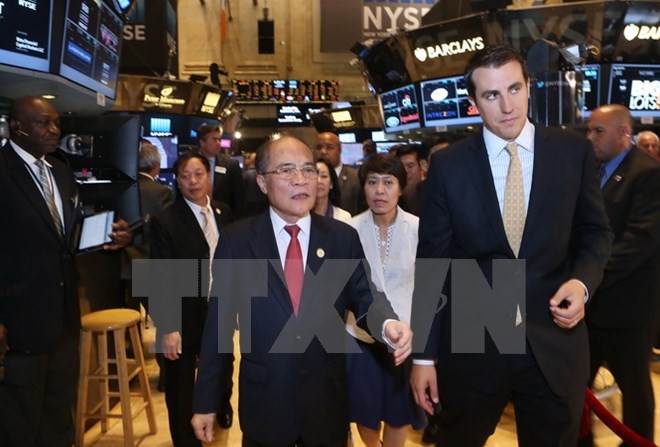 Nguyen Sinh Hung à la Bourse de New York - ảnh 1