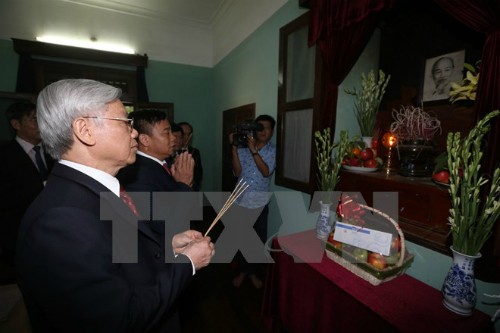 Nguyên Phu Trong rend hommage au président Hô Chi Minh - ảnh 1