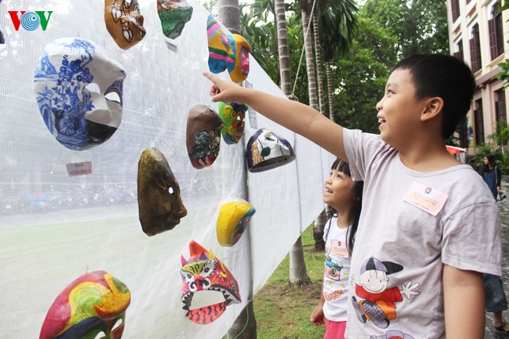 Les masques traditionnels en papier mâché   - ảnh 1