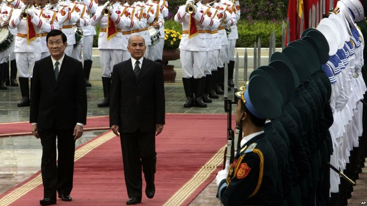 Norodom Sihamoni: le Vietnam est un grand ami, un voisin proche et intime - ảnh 1