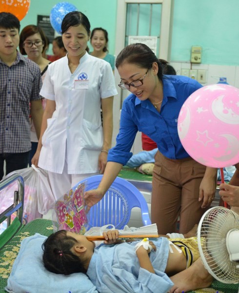 Les contributions des femmes vietnamiennes à la communauté - ảnh 1