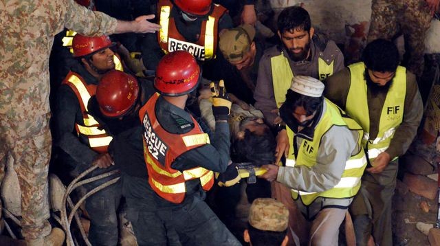 Pakistan : une usine s’effondre, au moins 16 morts - ảnh 1