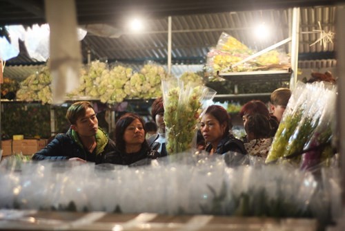 Le marché aux fleurs de Quang Ba - ảnh 5