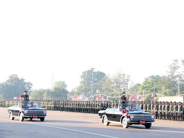 Fête nationale du Laos : parade d’envergure à Vientiane - ảnh 1