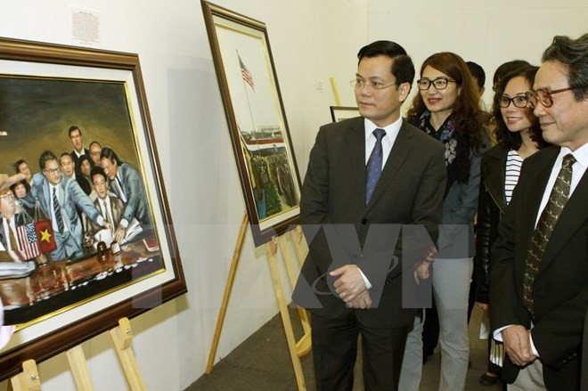 Vernissage de l’exposition « Le Vietnam dans mes yeux » - ảnh 1