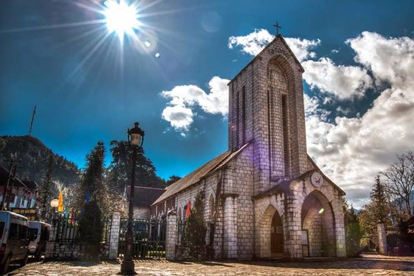 Quelques belles églises au Vietnam - ảnh 1