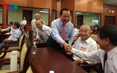 Rencontre des générations de députés de Ho Chi Minh-ville - ảnh 2