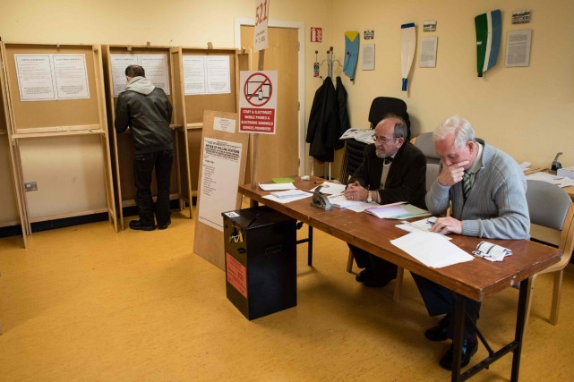 Législatives en Irlande: le gouvernement sortant sans majorité - ảnh 1