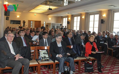 Colloque sur le 12ème Congrès du Parti en France - ảnh 1