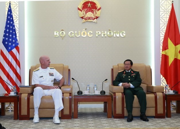 Le commandant de la flotte du Pacifique au Vietnam  - ảnh 1