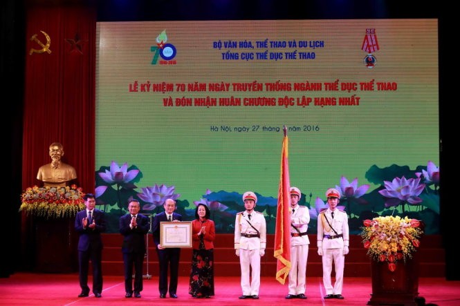 Meeting en l’honneur du 70e anniversaire du service de la gymnastique et du sports - ảnh 1