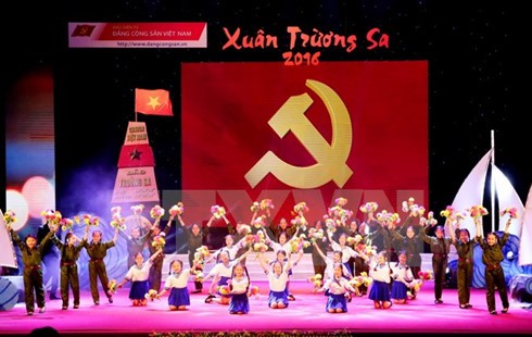 Programme artistique «Le printemps à Truong Sa» - ảnh 1