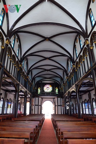 La cathédrale centenaire en bois de Kon Tum  - ảnh 13