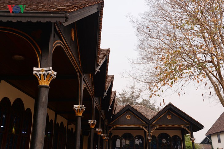 La cathédrale centenaire en bois de Kon Tum  - ảnh 16