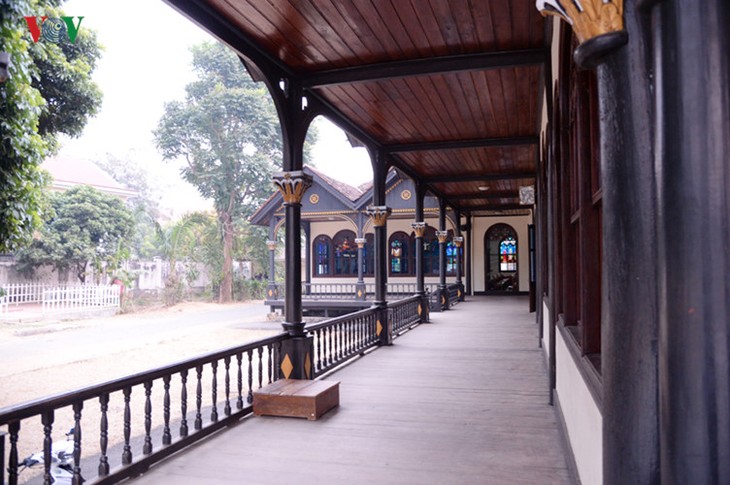 La cathédrale centenaire en bois de Kon Tum  - ảnh 5