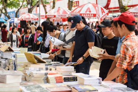 Activités en réponse à la 3e Journée vietnamienne du Livre - ảnh 1