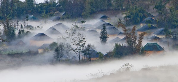 «Viens au pays des Schtroumpfs...» - ảnh 1