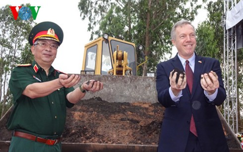 Publication des résultats de la décontamination de l’aéroport de Danang - ảnh 1