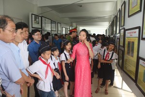 Exposition sur Hoàng Sa et Truong Sa à Hoà Binh - ảnh 1