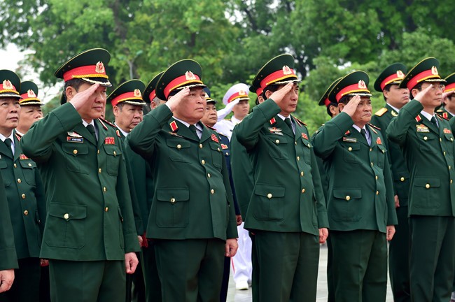 Célébrations de la naissance du président Ho Chi Minh - ảnh 2