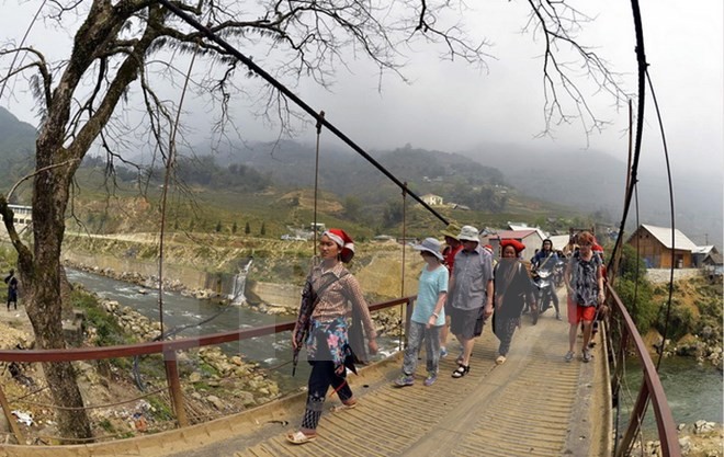 Le Vietnam accueille 4 millions de touristes étrangers  - ảnh 1