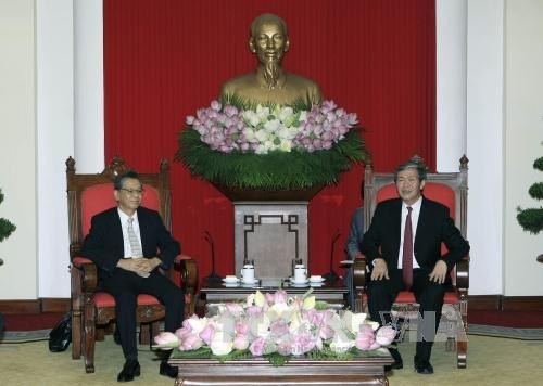 Dinh The Huynh reçoit l’ambassadeur du Japon au Vietnam - ảnh 1